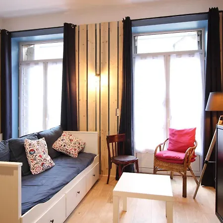 Mont-dore : T2 A 100m Du Marche Avec Wifi Au Pied Du Puy De Sancy - Fr-1-608-197 Apartment Le Mont-Dore